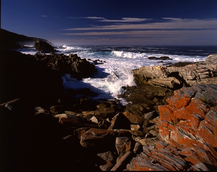 zulu seaside with rocks